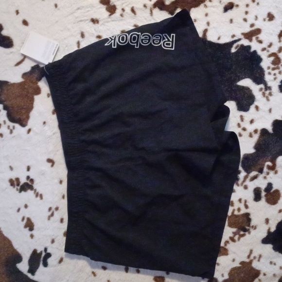 REEBOK, NWT MENS TRAINING SHORTS, RELAXED FIT TO MOVE, SIZE LARGE. - Picture 4 of 8